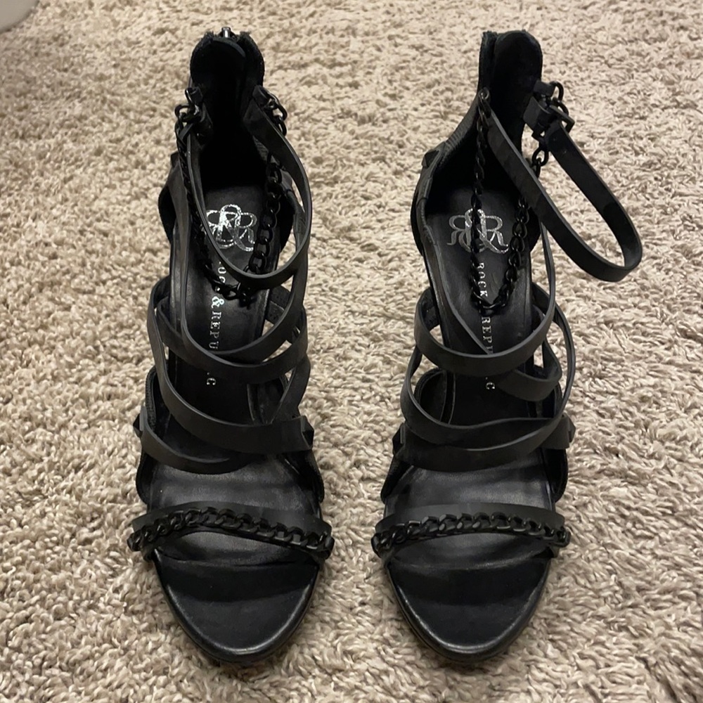 R&R black heels